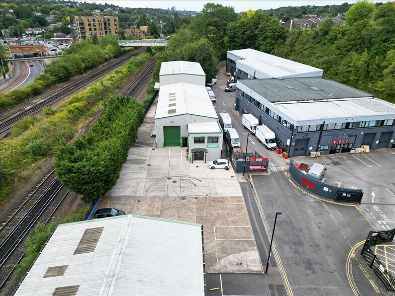 Redlands, Coulsdon en venta - Foto del edificio - Imagen 3 de 28