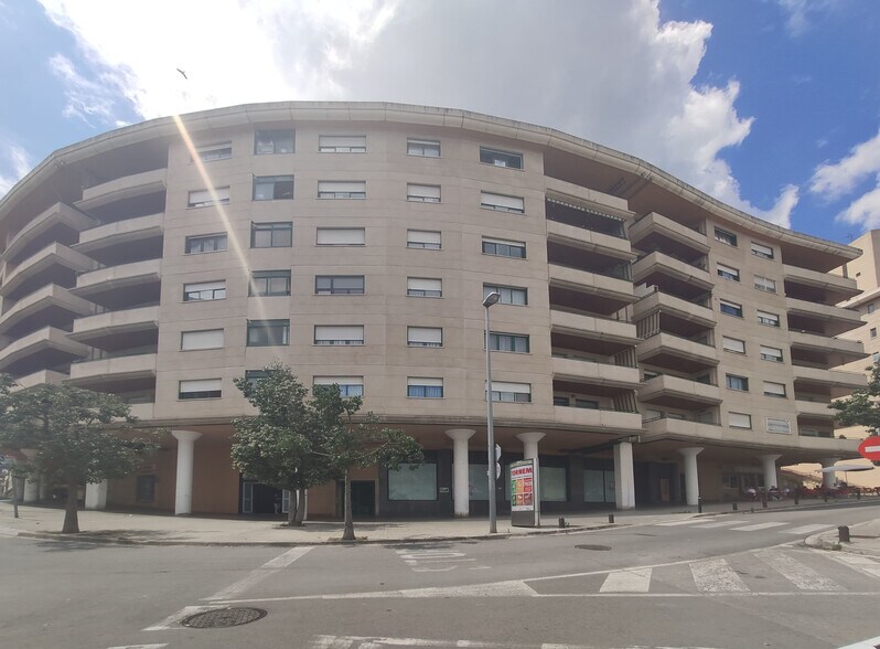 Edificio residencial en Montcada i Reixac, Barcelona en venta - Foto del edificio - Imagen 1 de 1