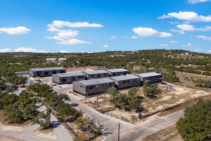 451 Farrell Rd, Dripping Springs, TX en venta - Foto del edificio - Imagen 2 de 28