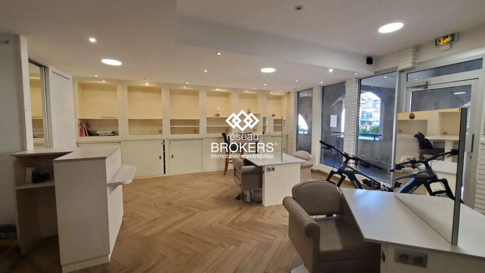 Local en Annecy en venta - Foto del interior - Imagen 2 de 8