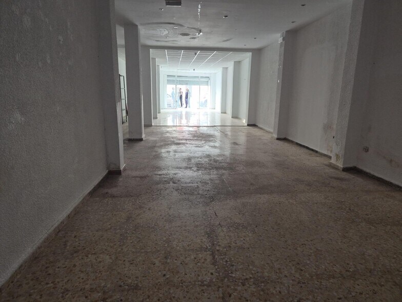 Local en Llíria, Valencia en venta - Foto del edificio - Imagen 2 de 12