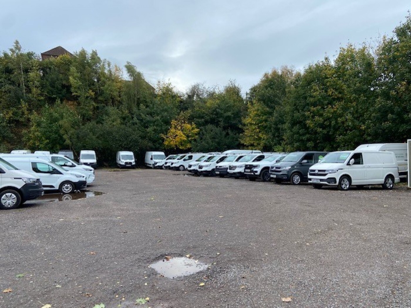 Rear Compound, Glebeland Centre, Vincent Lane, Dorking en alquiler Foto principal- Imagen 1 de 4