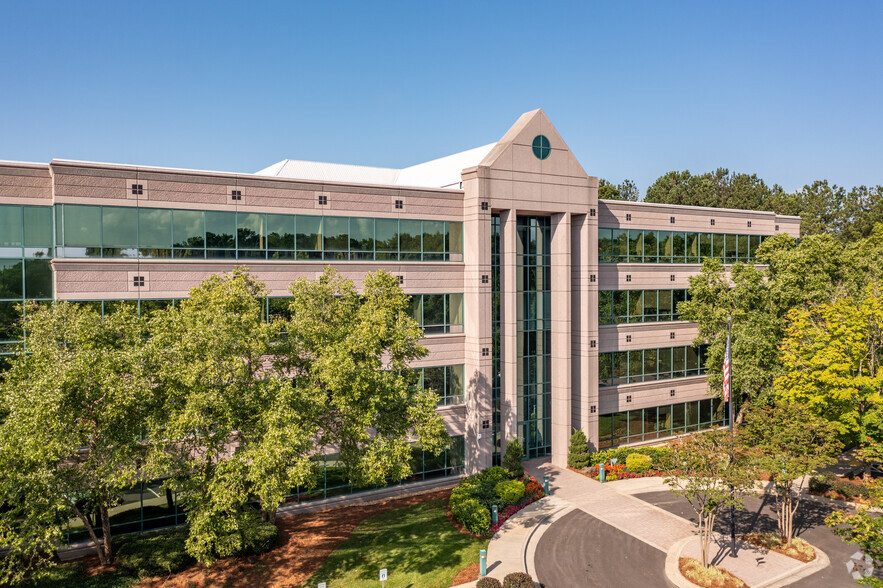 6455 E Johns Xing, Johns Creek, GA en alquiler - Foto del edificio - Imagen 1 de 10