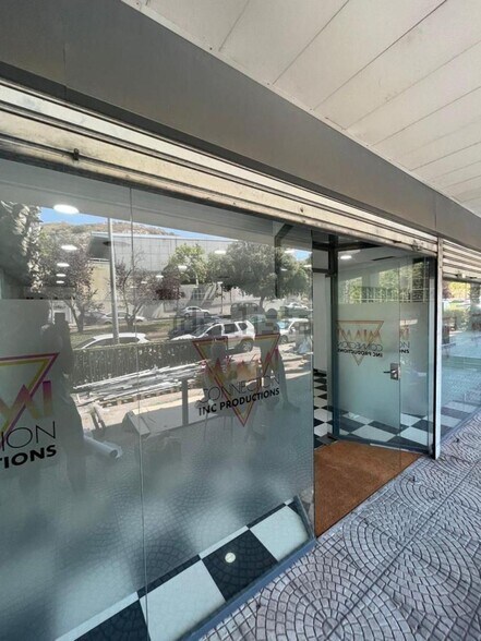 Local en Badalona, Barcelona en venta - Foto del interior - Imagen 3 de 16
