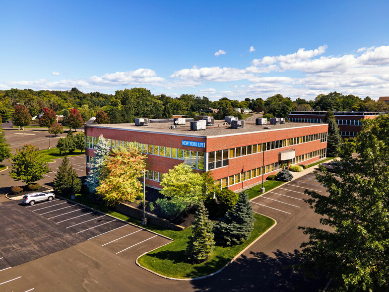 26 Century Hill Dr, Latham, NY en alquiler - Foto del edificio - Imagen 2 de 2