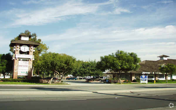 3400-3500 Los Coyotes Diag, Long Beach, CA en alquiler - Foto del edificio - Imagen 3 de 17