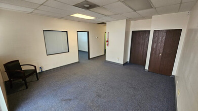 4301 S Federal Blvd, Englewood, CO en alquiler Foto del interior- Imagen 2 de 16