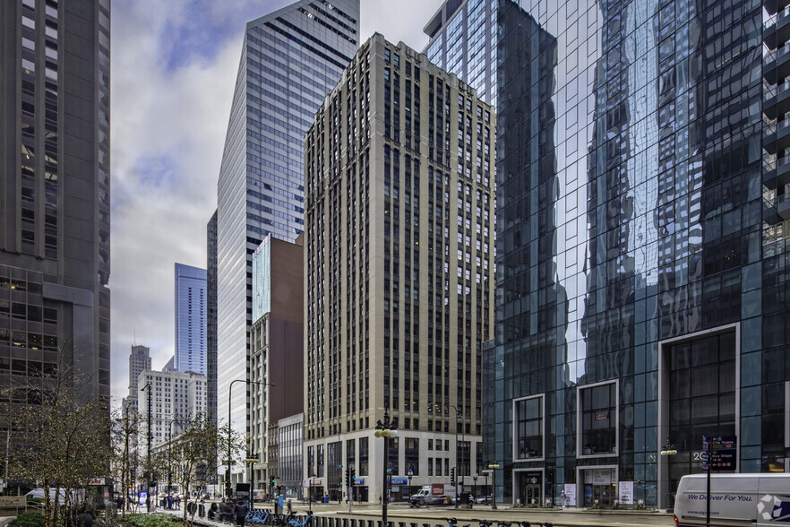 180 N Michigan Ave, Chicago, IL en alquiler - Foto del edificio - Imagen 3 de 13