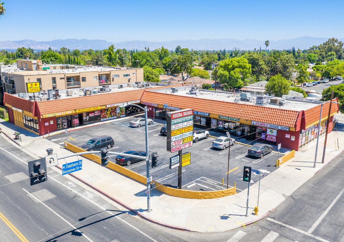 6100 Reseda Blvd, Reseda, CA en alquiler Foto del edificio- Imagen 1 de 1