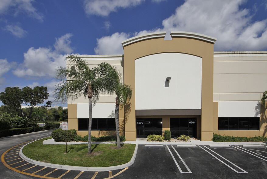 6250-6270 N Hiatus Rd, Tamarac, FL en alquiler - Foto del edificio - Imagen 3 de 34