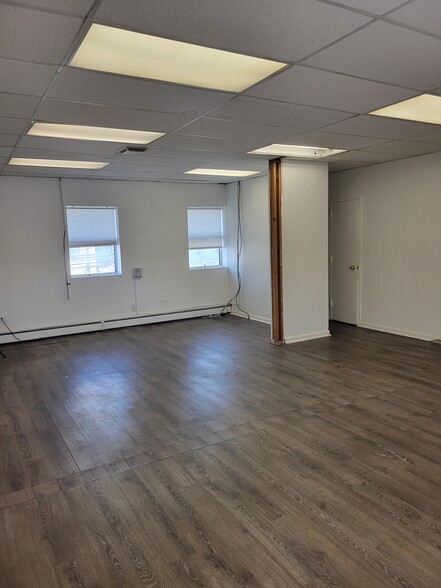 36-11 Starr Ave, Long Island City, NY en venta - Foto del interior - Imagen 3 de 5