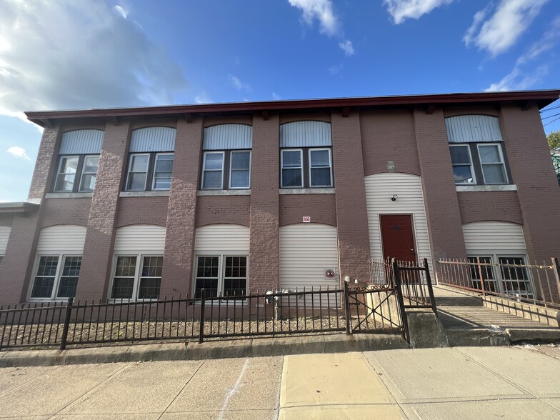 27-31 Privet St, Pawtucket, RI en venta - Foto del edificio - Imagen 1 de 28