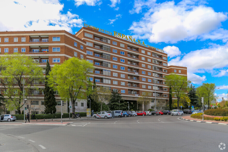 Calle Colombia, 63, Madrid, Madrid en alquiler - Foto del edificio - Imagen 1 de 2