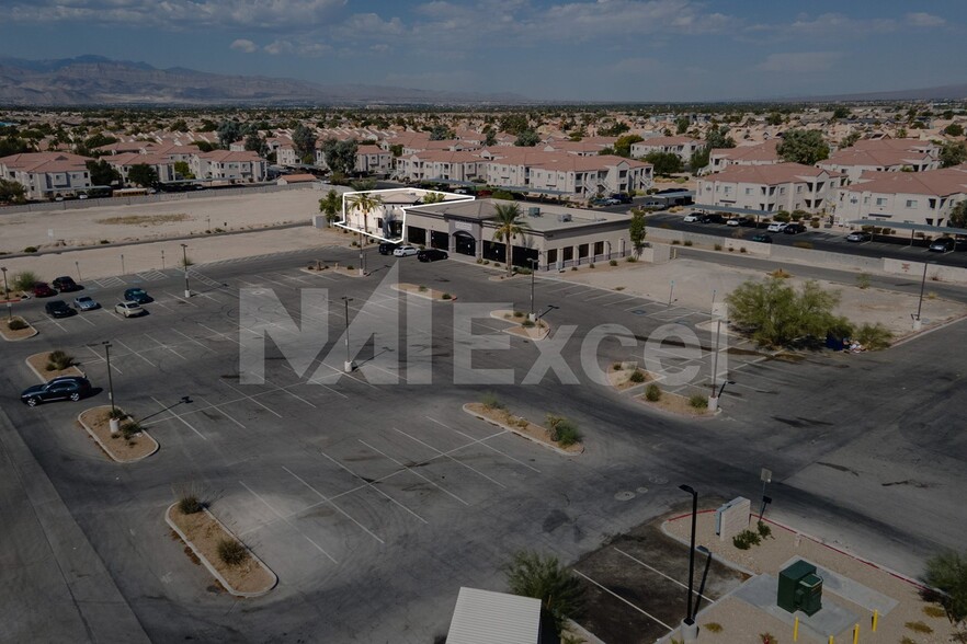 3050 W Cheyenne Ave, North Las Vegas, NV en alquiler - Vista aérea - Imagen 3 de 13