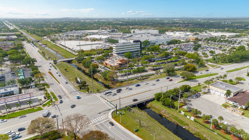 5550 Glades Rd, Boca Raton, FL en alquiler - Foto del edificio - Imagen 3 de 7