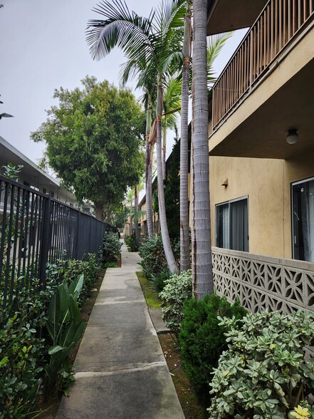 2018 Locust Ave, Long Beach, CA en venta - Foto del edificio - Imagen 2 de 9