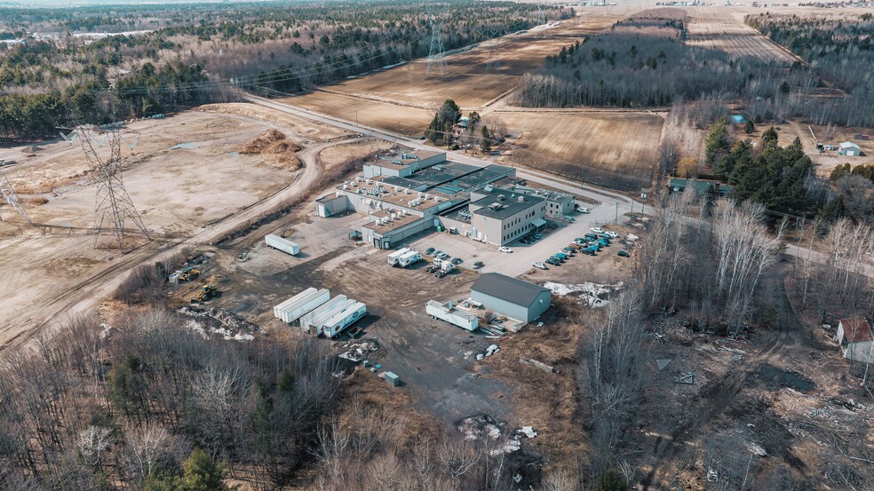 1591 Ch Sainte-Claire, Terrebonne, QC en alquiler - Foto del edificio - Imagen 2 de 7