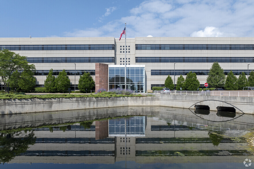 955 American Ln, Schaumburg, IL en alquiler - Foto del edificio - Imagen 3 de 21