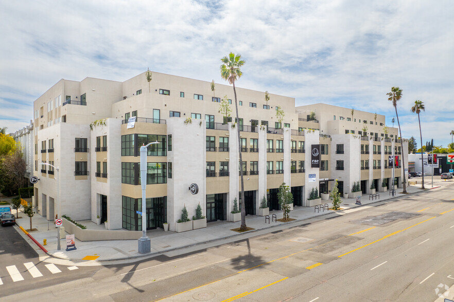 7566 W Sunset Blvd, Los Angeles, CA en alquiler - Foto del edificio - Imagen 2 de 7