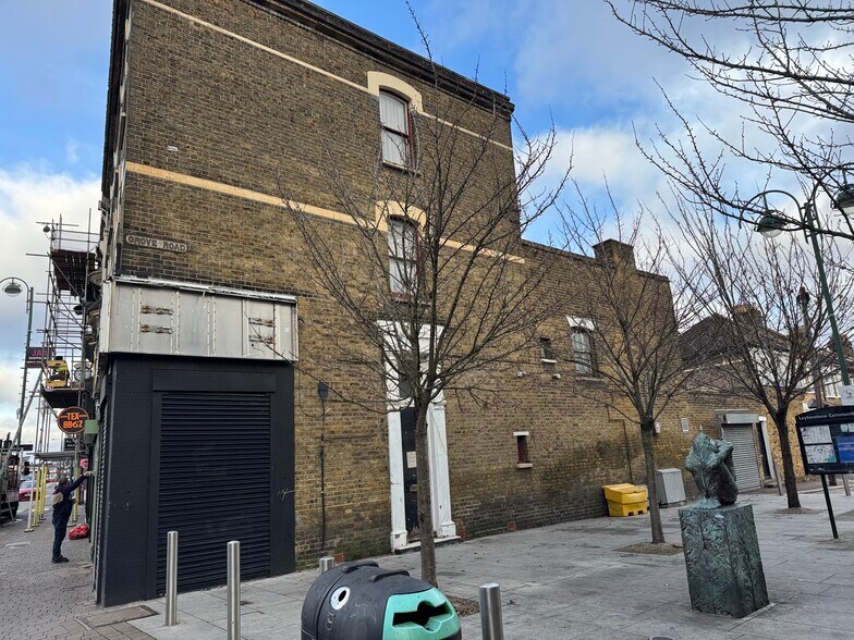 710 High Road Leytonstone, London en venta - Foto del edificio - Imagen 2 de 5