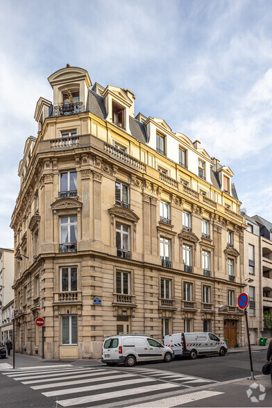 20 Rue D'Astorg, Paris en venta - Foto del edificio - Imagen 3 de 5