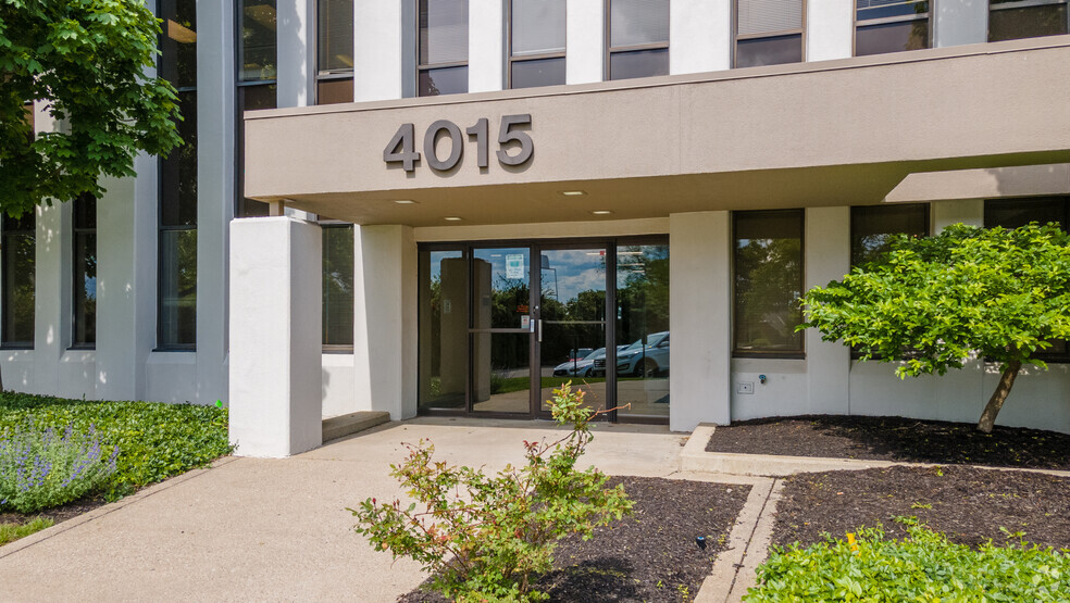 4000 Executive Park Dr, Cincinnati, OH en alquiler - Foto del edificio - Imagen 2 de 4