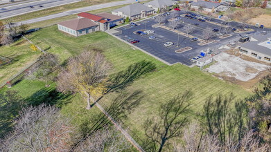 5731 NW 72nd St, Kansas City, MO - VISTA AÉREA  vista de mapa - Image1