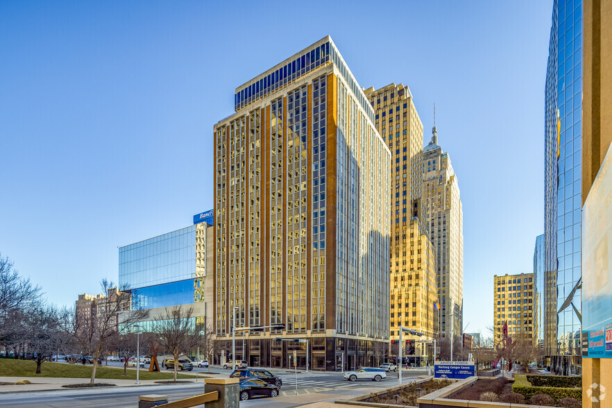 250 N Robinson Ave, Oklahoma City, OK en alquiler - Foto del edificio - Imagen 3 de 10