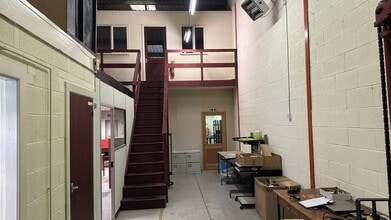 Hawkes Dr, Warwick en alquiler Foto del interior- Imagen 2 de 3