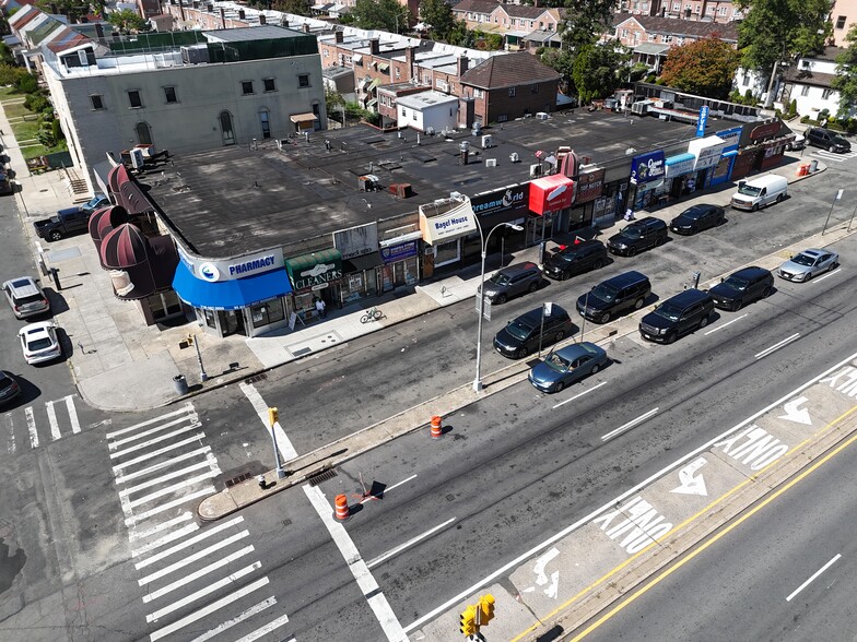 71-24-71-46 Main St, Flushing, NY en alquiler - Foto del edificio - Imagen 1 de 8