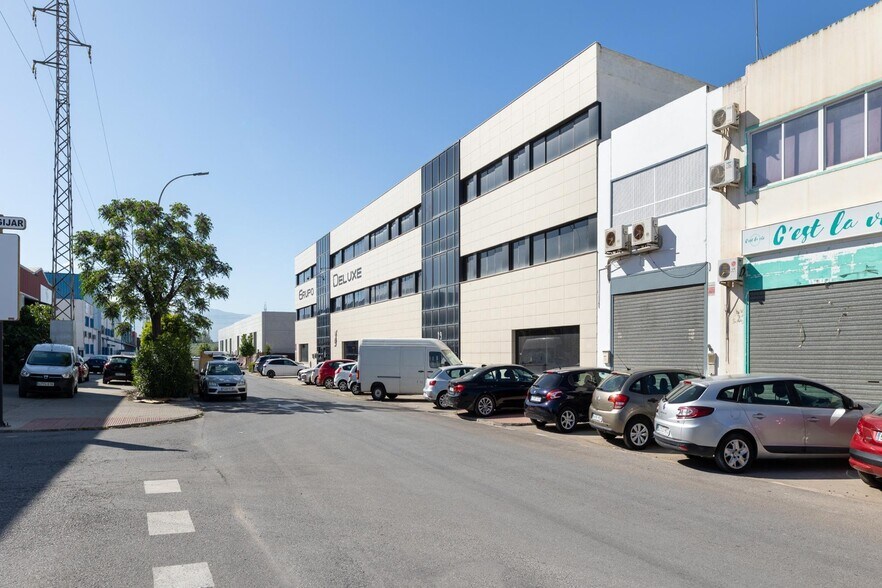 Local en Peligros en venta - Foto del edificio - Imagen 3 de 28