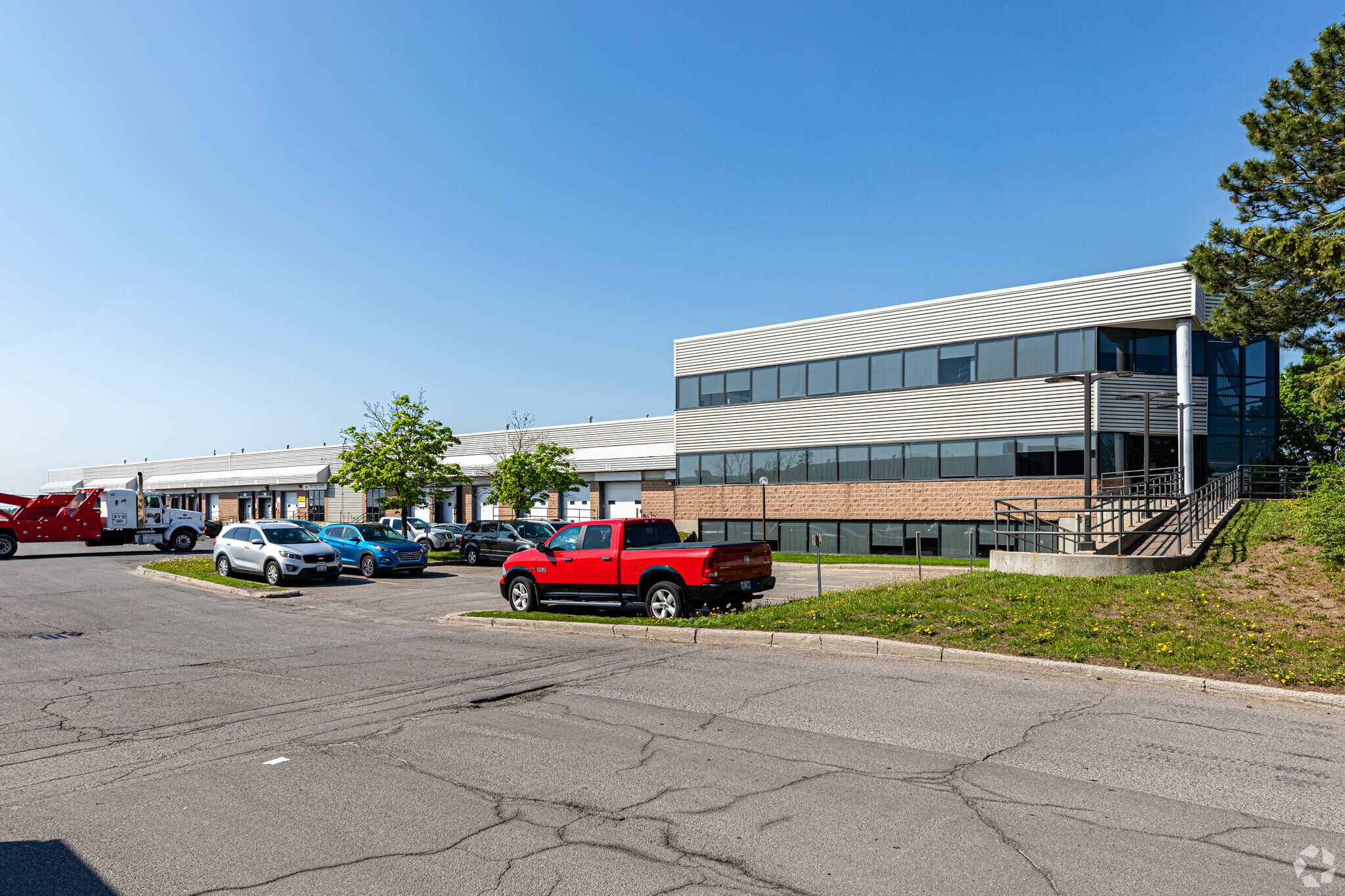 140 Thad Johnson, Ottawa, ON en alquiler Foto del edificio- Imagen 1 de 4