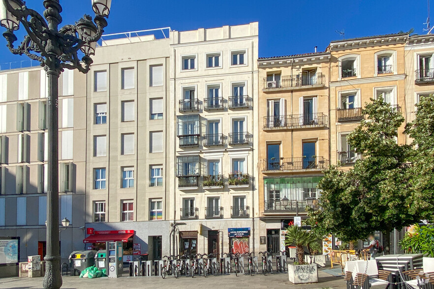 Edificios residenciales en Madrid, MAD en venta - Foto del edificio - Imagen 2 de 2