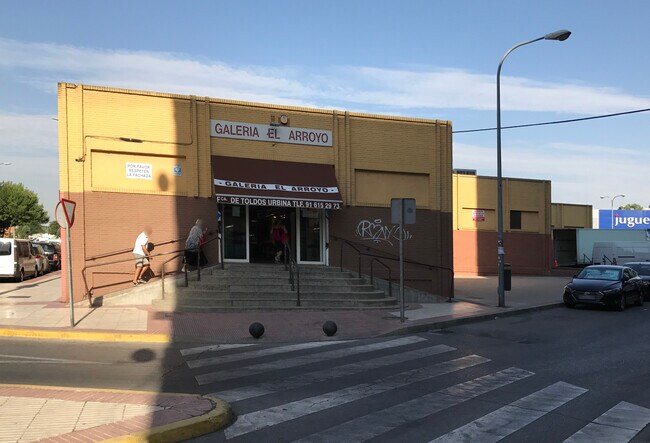 Más detalles de Calle de la Comunidad de Madrid, 1, Fuenlabrada - Local en venta