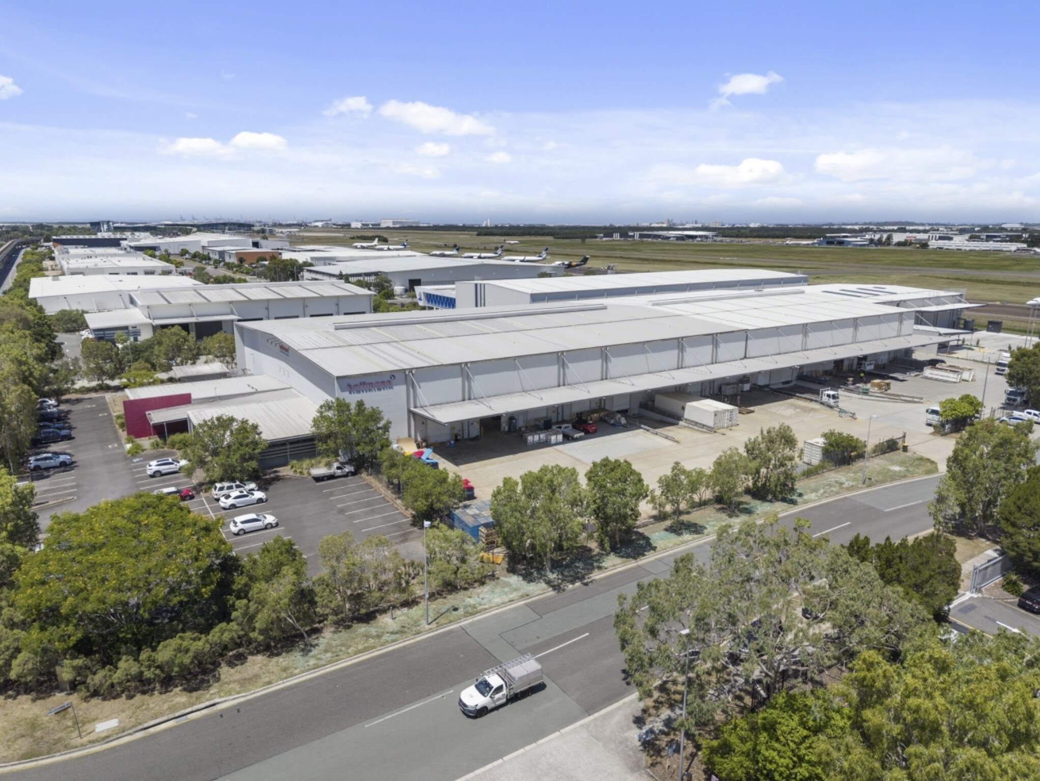 45-47 Qantas Dr, Brisbane Airport en alquiler Foto del edificio- Imagen 1 de 5