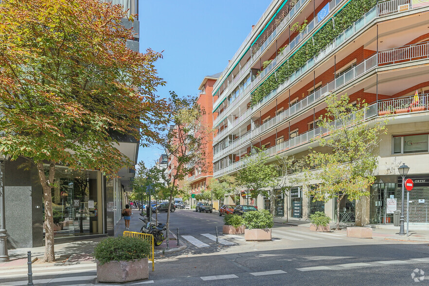 Edificios residenciales en Madrid, MAD en venta - Foto del edificio - Imagen 2 de 2