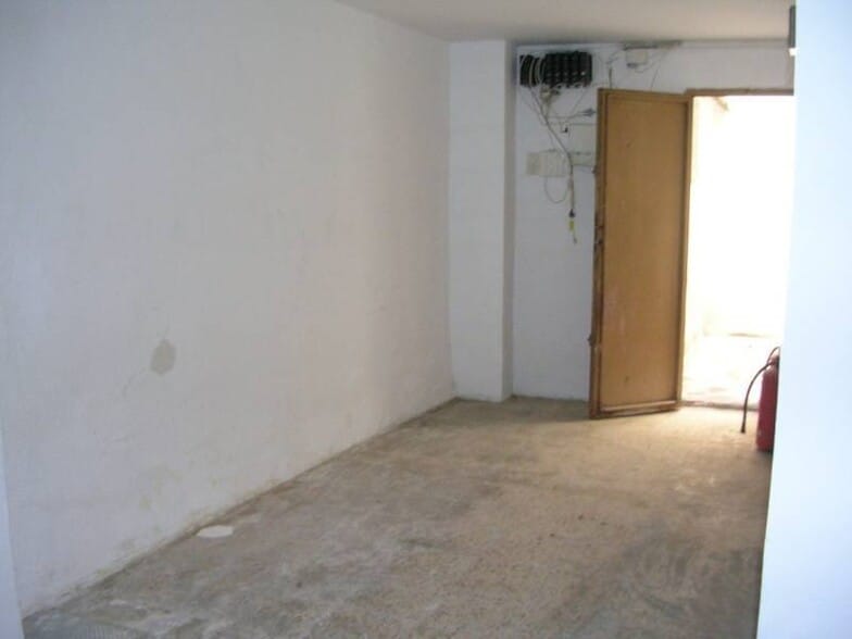 Local en Elche, Alicante en venta - Foto del interior - Imagen 3 de 7