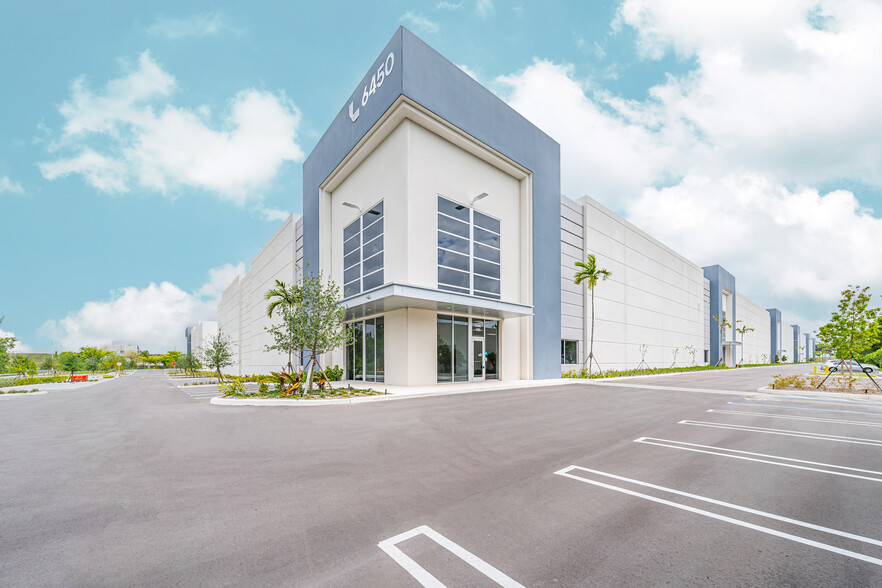 6550 NW 97th Ave, Doral, FL en alquiler - Foto del edificio - Imagen 2 de 6