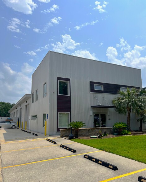 32403 Tamina Rd, Magnolia, TX en alquiler - Foto del edificio - Imagen 2 de 28