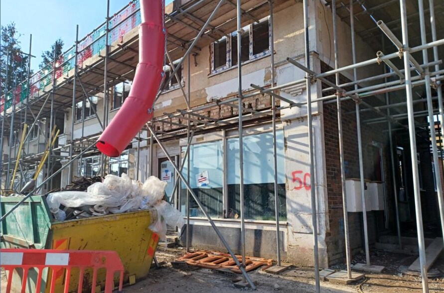 50 Nutfield Rd, Merstham en alquiler - Foto principal - Imagen 1 de 2