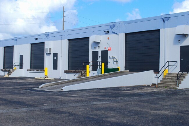 Más detalles de 1100 25th St, West Palm Beach, FL - Nave en alquiler