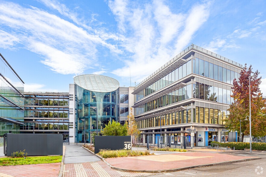 Avenida De Bruselas, 36, Alcobendas, Madrid en alquiler - Foto del edificio - Imagen 2 de 21