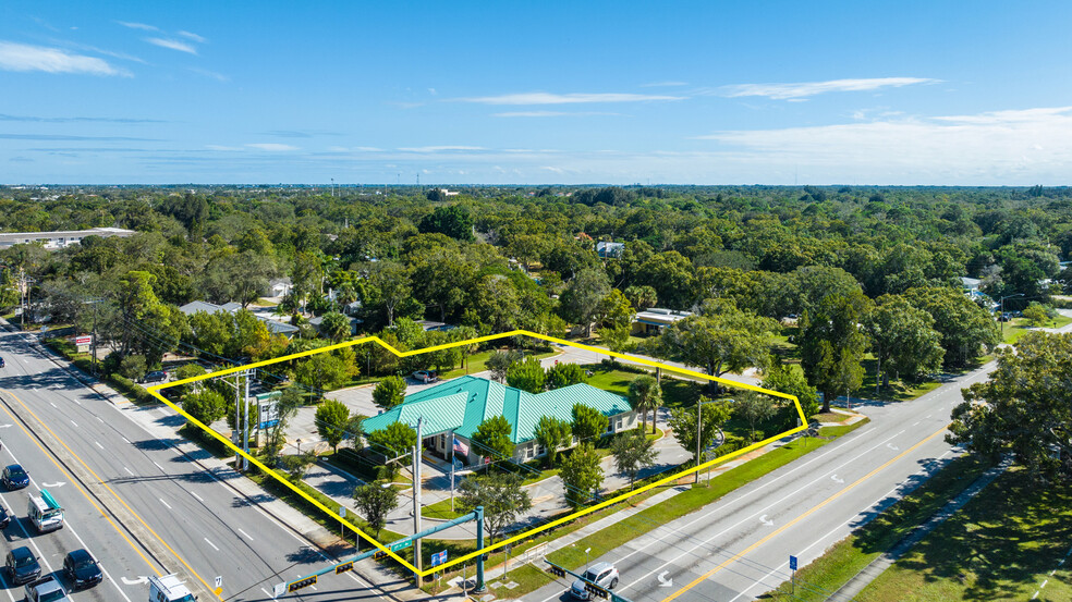 2651 20th St, Vero Beach, FL en venta - Foto del edificio - Imagen 1 de 51