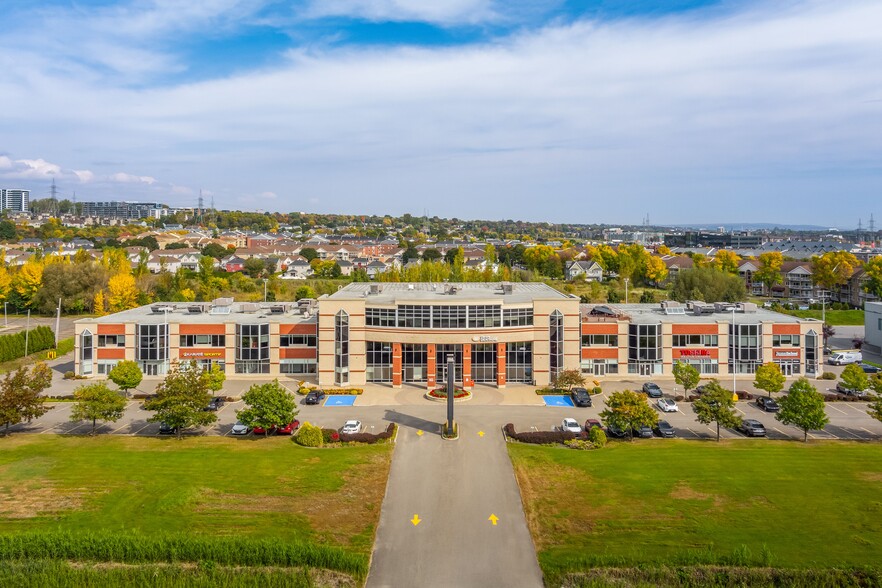 6700 Boul Pierre-Bertrand, Québec, QC en alquiler - Foto del edificio - Imagen 2 de 9