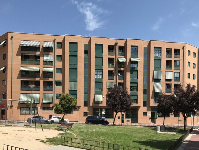 Más detalles de Calle Fuente Nueva, 1, Parla - Edificio residencial​ en venta
