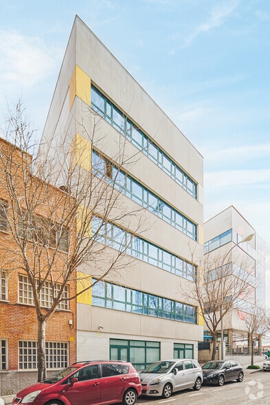 Calle Santa Leonor, 39, Madrid, Madrid en alquiler - Foto del edificio - Imagen 2 de 4