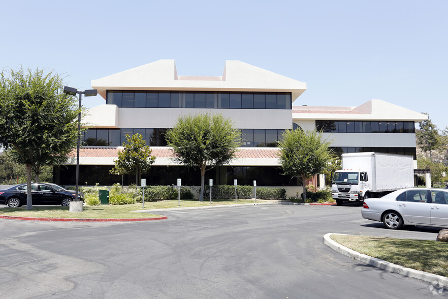 4580 E Thousand Oaks Blvd, Westlake Village, CA en alquiler - Foto del edificio - Imagen 2 de 6