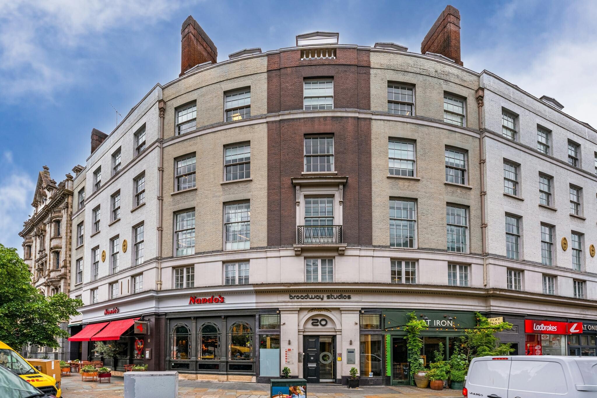 20 Hammersmith Broa, London en alquiler Foto del edificio- Imagen 1 de 28