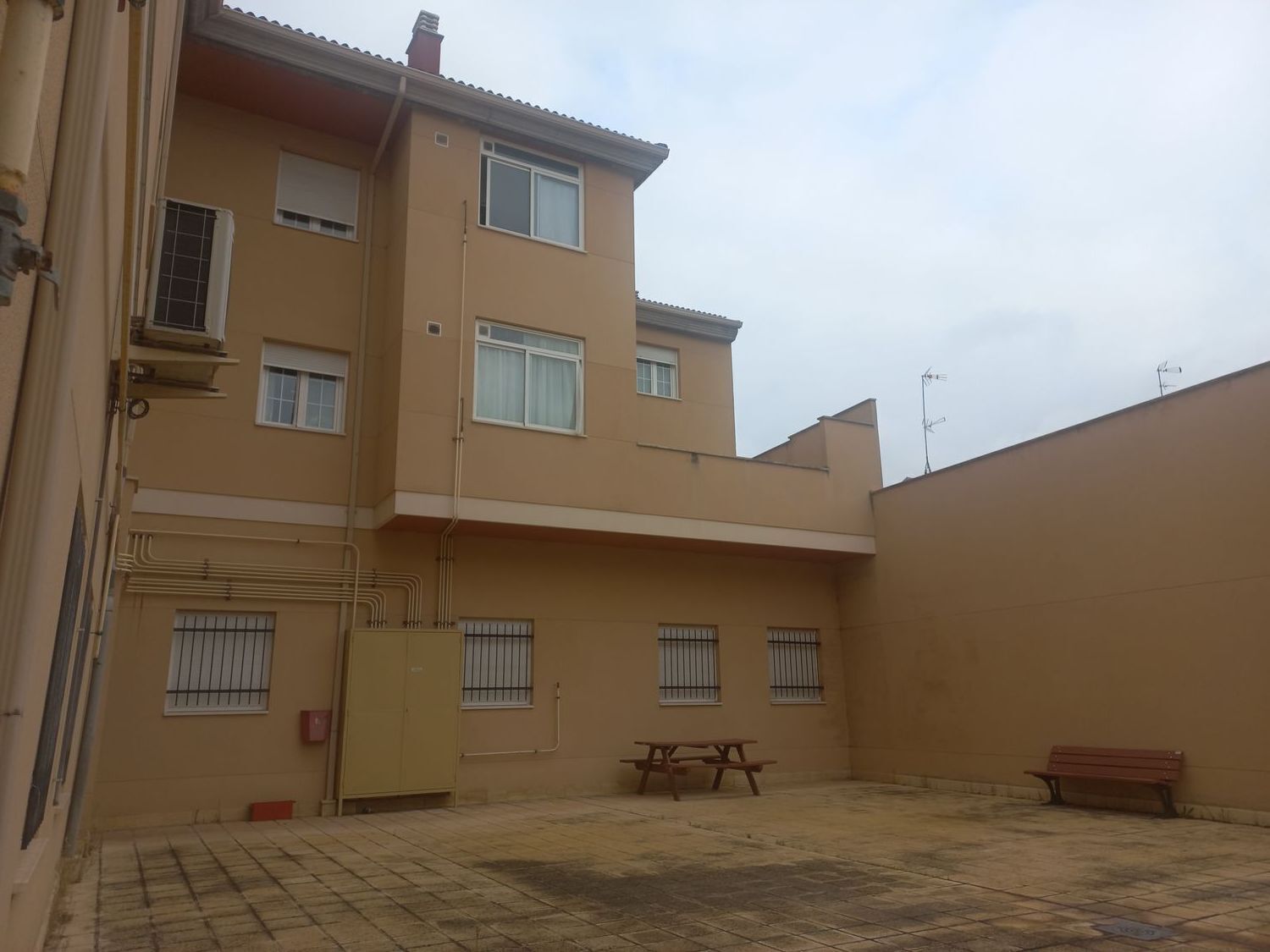 Local en Íscar en venta Foto del edificio- Imagen 1 de 36