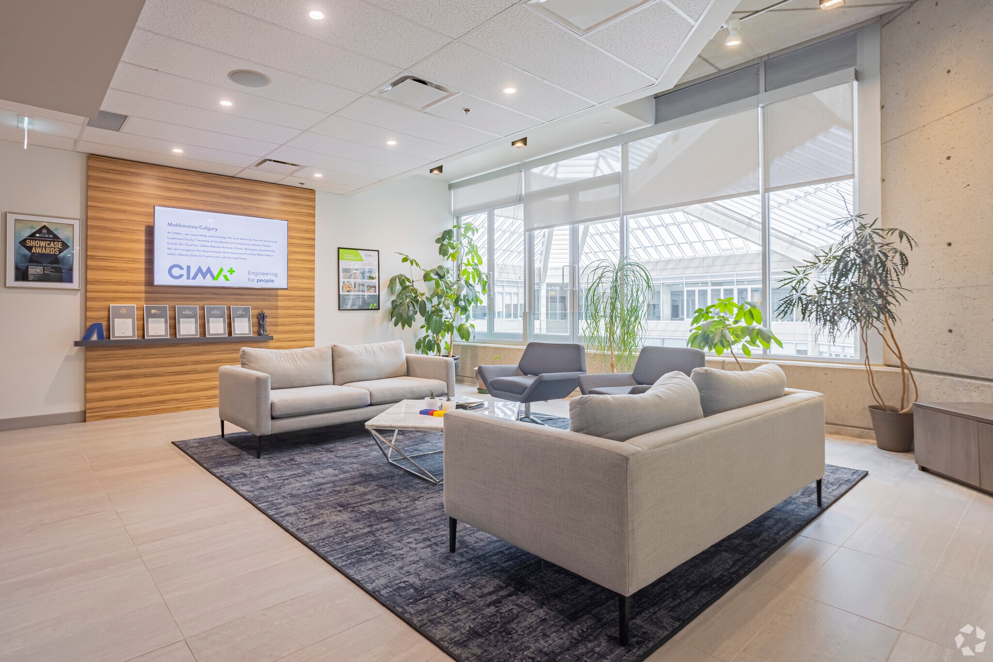 6815 8th St NE, Calgary, AB en alquiler Foto del interior- Imagen 1 de 13